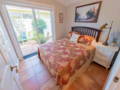 Charming Vacation Rental Holmes Beach 1 Min. Walk to Beach