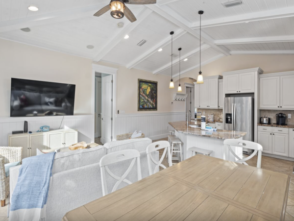 Holmes Beach Vacation Rental Sleeps Six Guests West of Gulf Drive