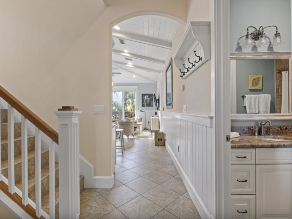Holmes Beach Vacation Rental Sleeps Six Guests West of Gulf Drive