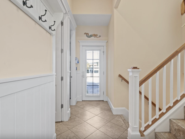 Holmes Beach Vacation Rental Sleeps Six Guests West of Gulf Drive