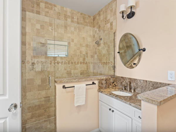 Holmes Beach Vacation Rental Sleeps Six Guests West of Gulf Drive