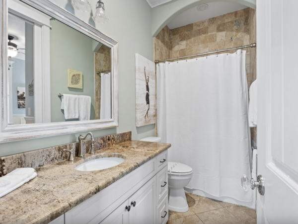 Holmes Beach Vacation Rental Sleeps Six Guests West of Gulf Drive