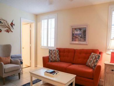 Charming Vacation Rental on Holmes Beach. Call Today.