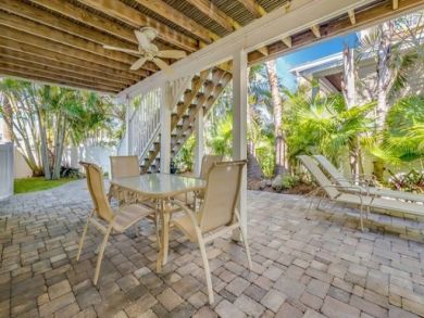 Charming Vacation Rental on Holmes Beach. Call Today.