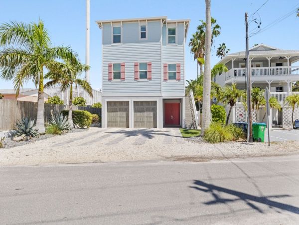 Bradenton Beach Vacation Rental - Luxury Home with Pool & Arcade