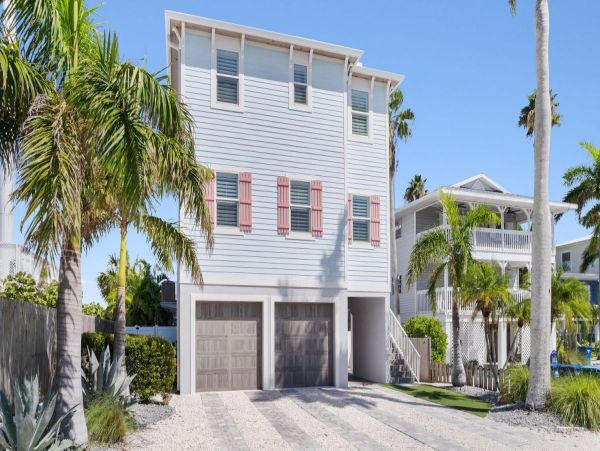 Bradenton Beach Vacation Rental - Luxury Home with Pool & Arcade