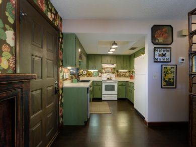 Charming Vacation Rental on Bradenton. Call Today.