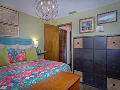 Charming Vacation Rental on Bradenton. Call Today.