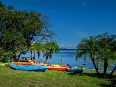 Charming Vacation Rental on Bradenton. Call Today.