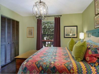 Charming Vacation Rental on Bradenton. Call Today.