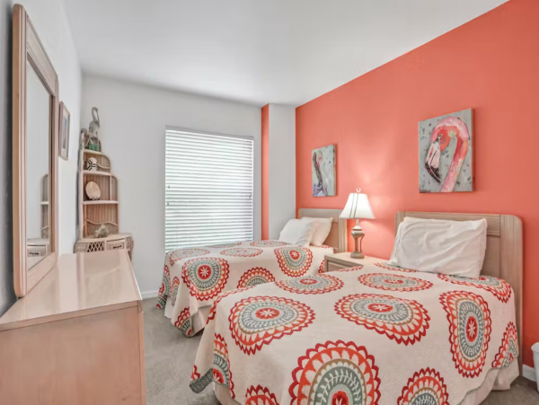 Boutique Hideaway Two Bedrooms Sleeps Six in Indian Rocks