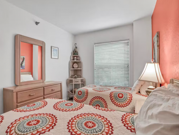 Boutique Hideaway Two Bedrooms Sleeps Six in Indian Rocks