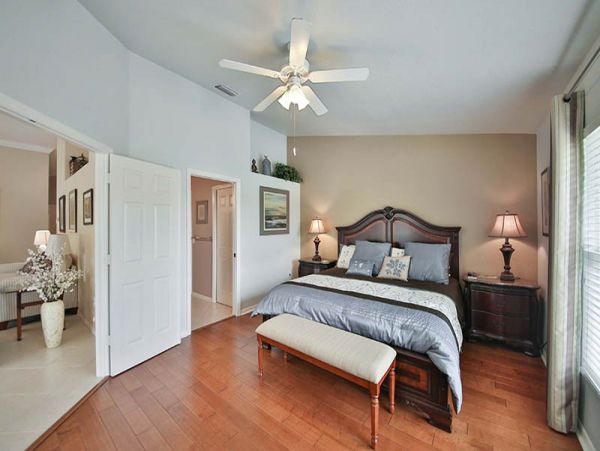 Naples Vacation Condo Sleeps 6 Guests Communal Pool