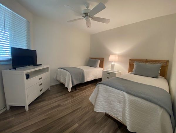Naples Vacation Condo Two Bedroom Walk to Beach