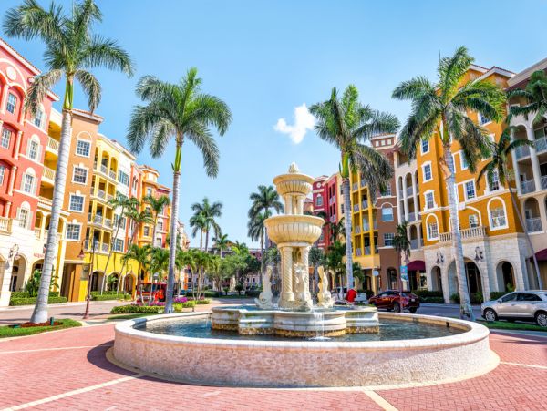 Naples Vacation Condo Two Bedroom Walk to Beach