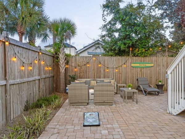 Miramar Beach Luxury Vacation Rental - 6-Bedroom Home Private Pool & Firepit