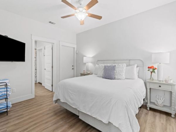Miramar Beach Luxury Vacation Rental - 6-Bedroom Home Private Pool & Firepit
