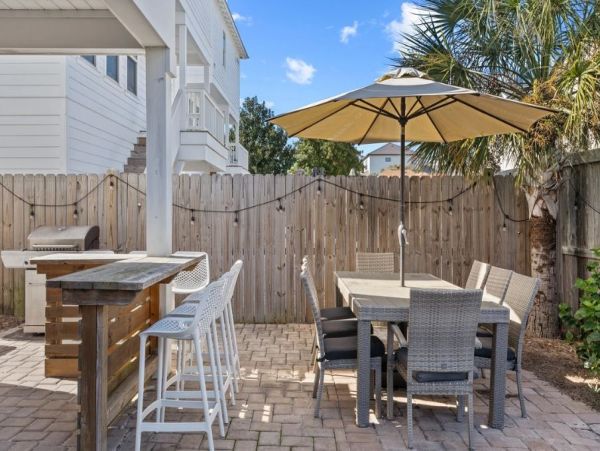 Miramar Beach Luxury Vacation Rental - 6-Bedroom Home Private Pool & Firepit
