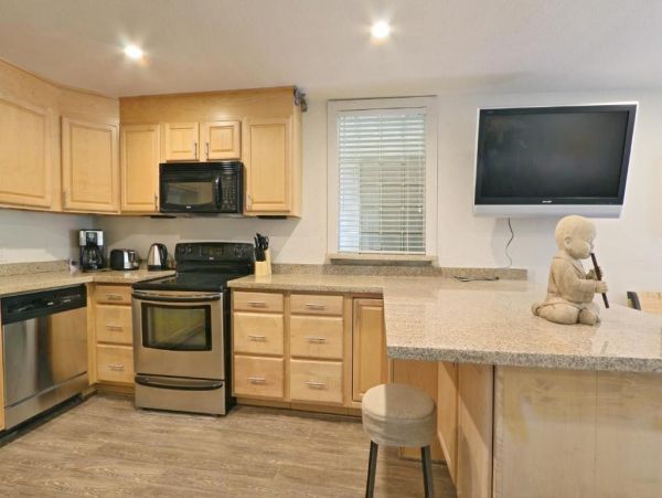 Kihei Luxury Vacation Pool Home 14 Bedrooms Sleeps 32 Guests
