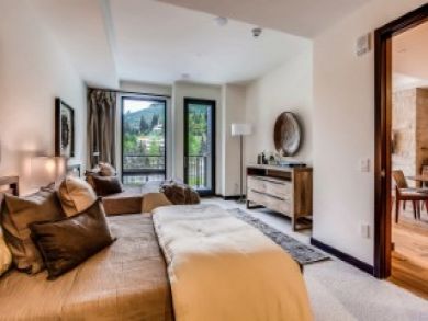 Luxury Lionshead Two Bedroom Vacation Condo Mountain Views