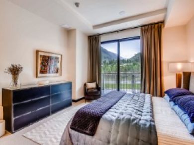 Luxury Lionshead Two Bedroom Vacation Condo Mountain Views