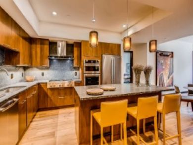 Luxury Lionshead Two Bedroom Vacation Condo Mountain Views