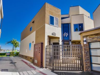 Bay Beach Front Home in Mission Beach,4 Bedrooms Sleeps 10