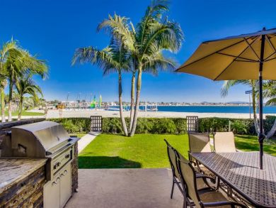 Bay Beach Front Home in Mission Beach,4 Bedrooms Sleeps 10