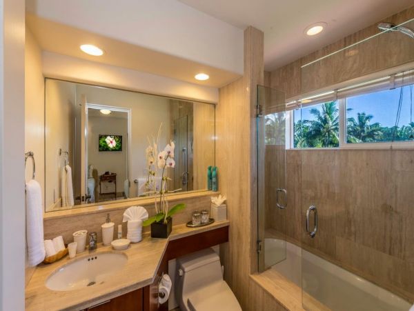 Kaanapali Luxury Beach Front 8 Bedrooms Home