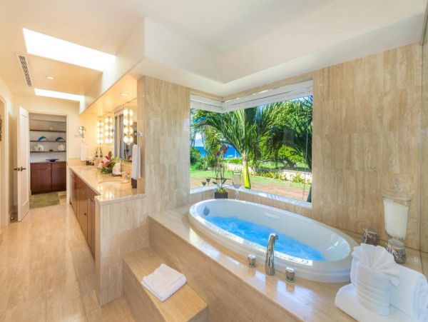 Kaanapali Luxury Beach Front 8 Bedrooms Home