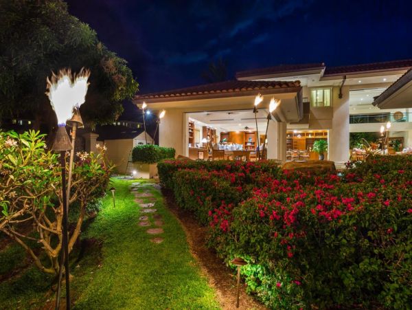 Kaanapali Luxury Beach Front 8 Bedrooms Home