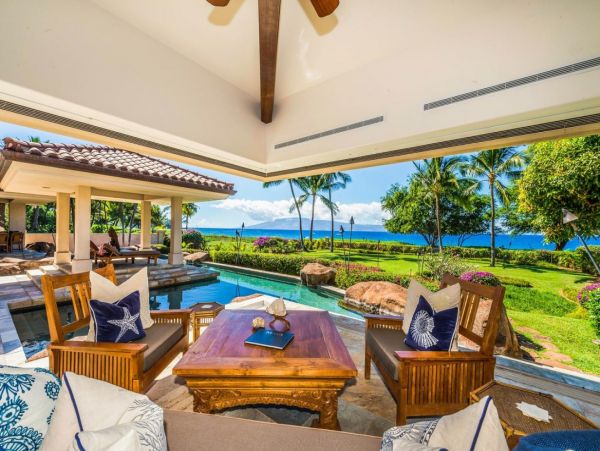 Kaanapali Luxury Beach Front 8 Bedrooms Home