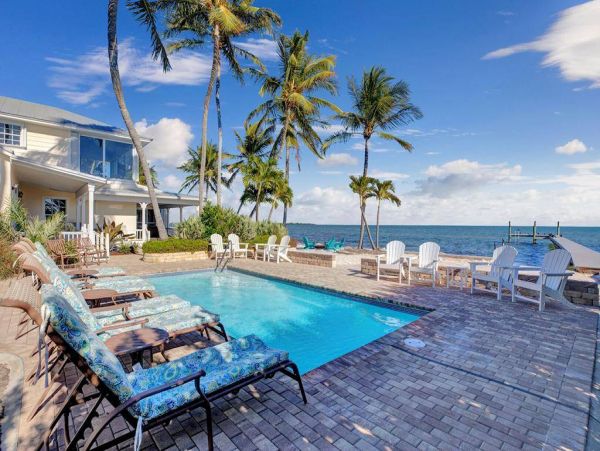 Luxury Oceanfront Six Bedroom Vacation Rental in Isla Morada Sleeps 12