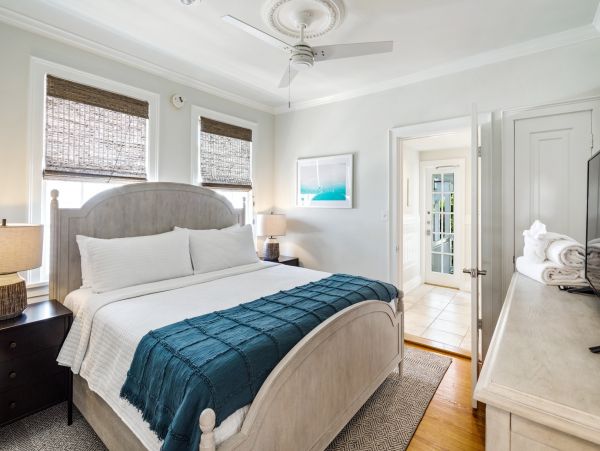 Key West Vacation Home Sleeps Fourteen Guests Private Pool