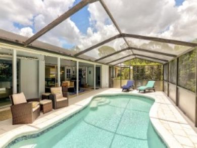 Three Bedroom Vacation Villa in Sarasota Private Pool