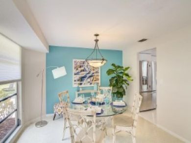 Three Bedroom Vacation Villa in Sarasota Private Pool