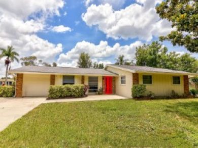 Three Bedroom Vacation Villa in Sarasota Private Pool