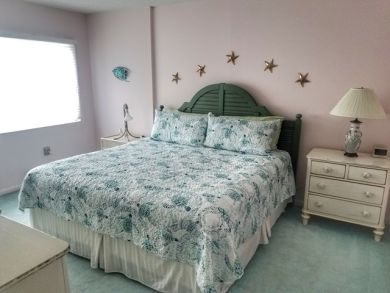 Holmes Beach 2 Bedroom Vacation Rental with Shared Pool