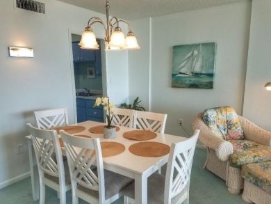 Holmes Beach 2 Bedroom Vacation Rental with Shared Pool