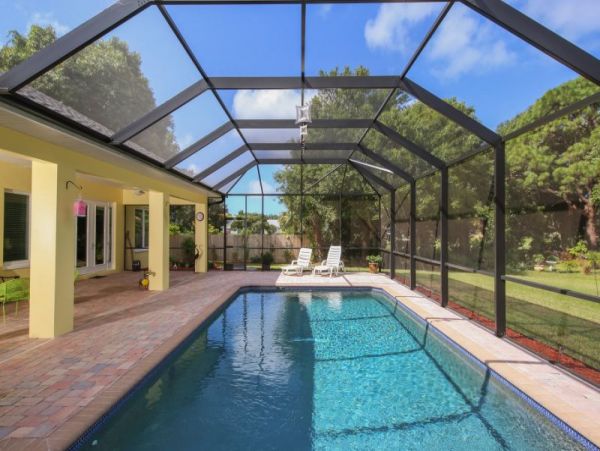 Englewood 4 Bedroom Vacation Pool Home