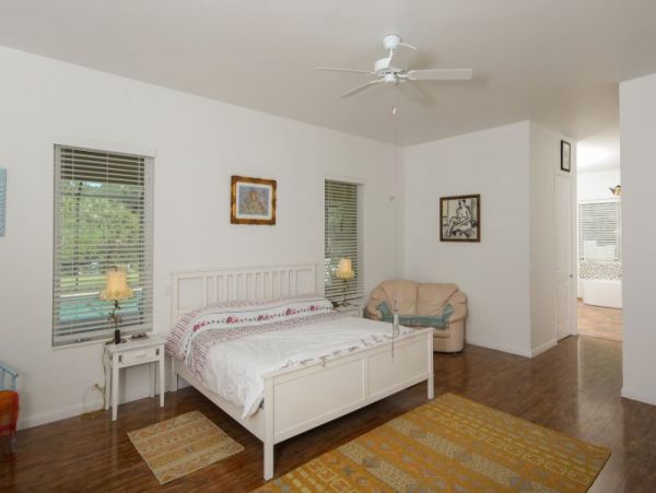 Englewood 4 Bedroom Vacation Pool Home