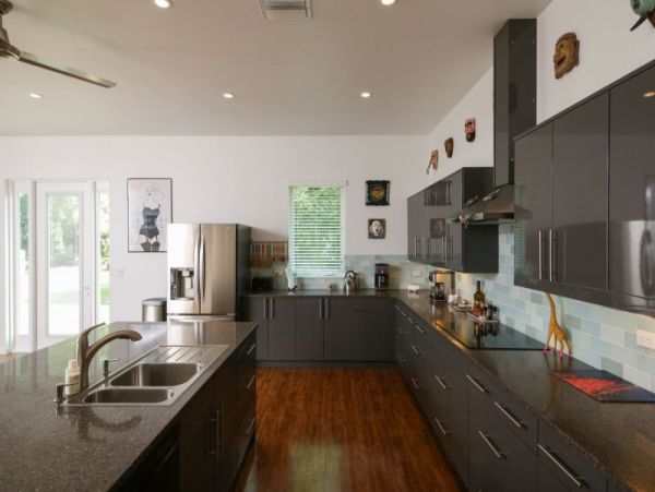 Englewood 4 Bedroom Vacation Pool Home