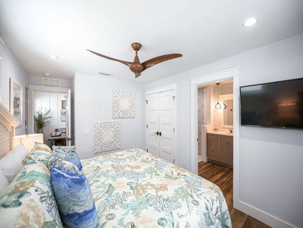 Siesta Key Luxury Pool Vacation Home NEW ARRIVAL