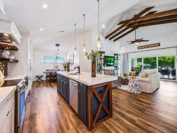 Siesta Key Luxury Pool Vacation Home NEW ARRIVAL