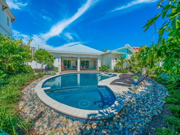 Siesta Key Luxury Pool Vacation Home NEW ARRIVAL