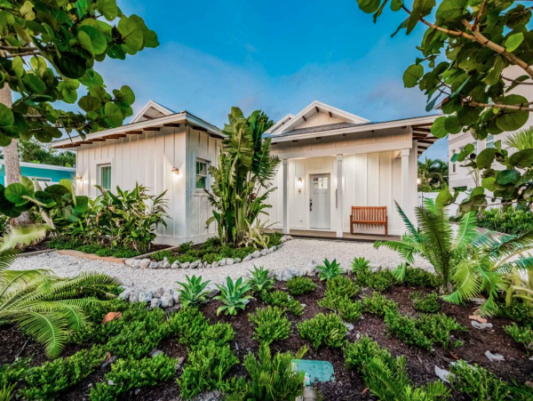 Siesta Key Luxury Pool Vacation Home NEW ARRIVAL