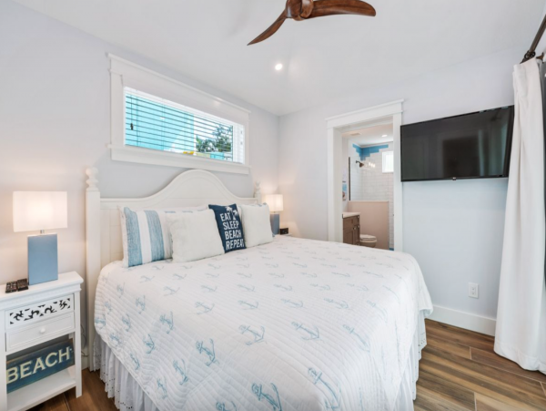 Siesta Key Luxury Pool Vacation Home NEW ARRIVAL