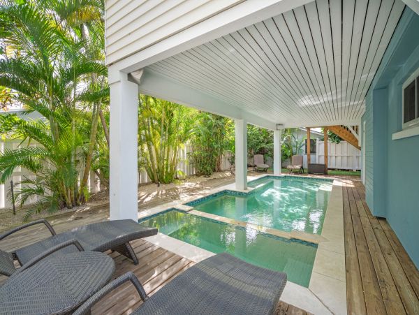 Anna Maria Luxury Five Bedroom Rental Sleeps 8 Walk To Beach