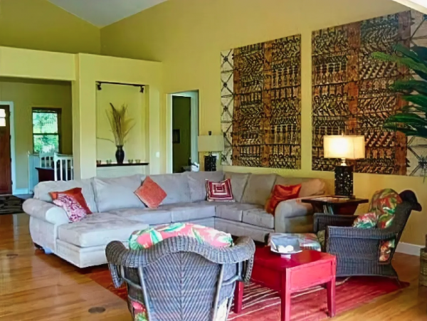 Kailua Vacation Home Rental Sleeps Ten Guests Private Pool