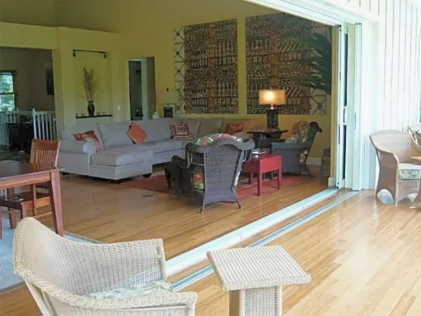 Kailua Vacation Home Rental Sleeps Ten Guests Private Pool